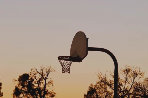 Transforma tu hogar en una zona de juego de baloncesto arcade con Just Hoops VR