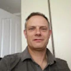 Loz Smith